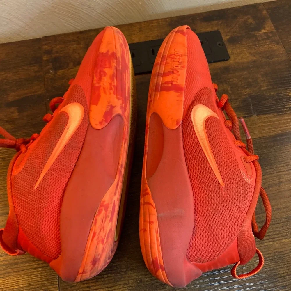 Nike IsoFly GS Size 2.5Y Team Orange Basketball Shoes FN4384-800 Youth Boys